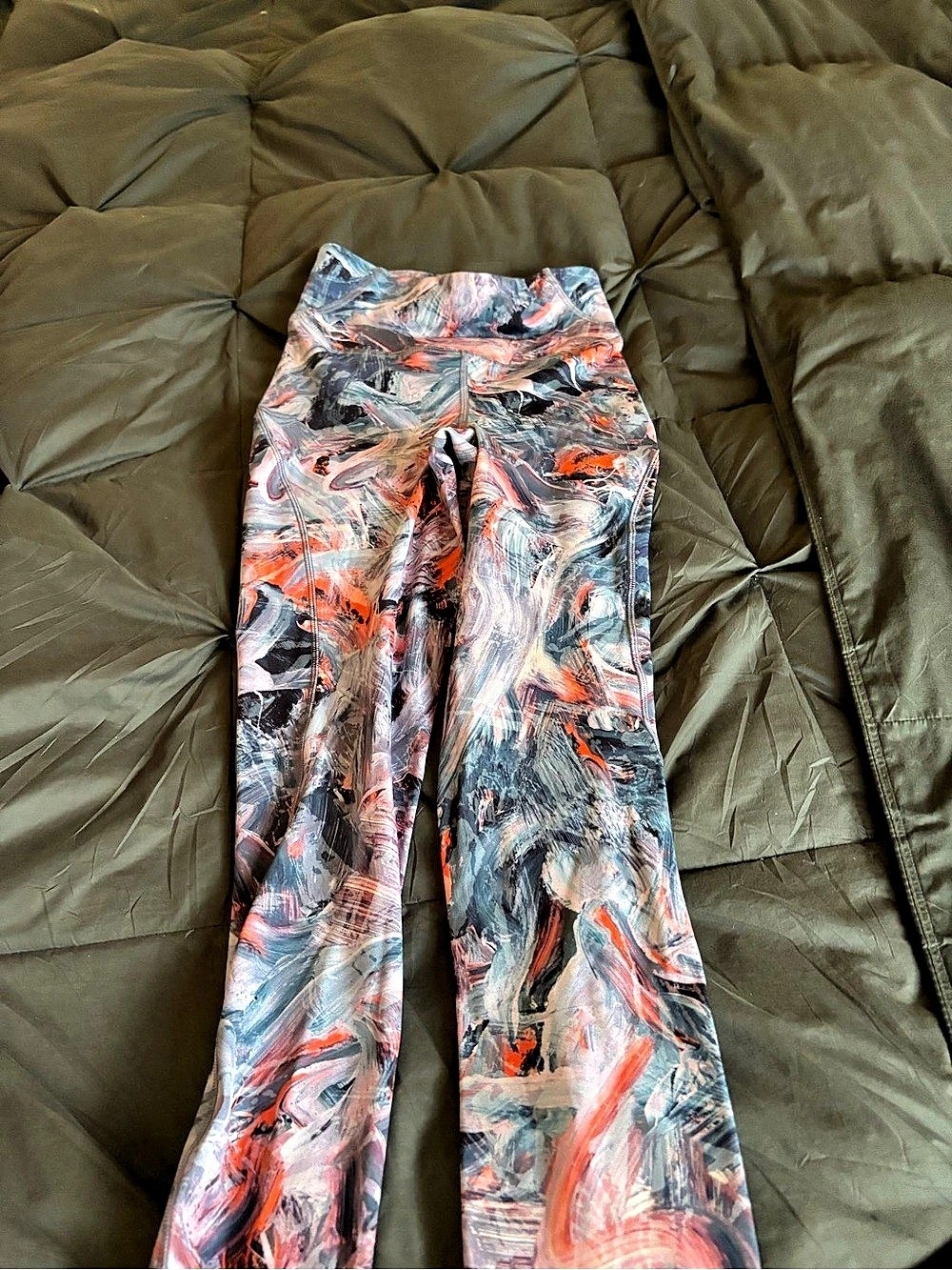 lululemon Abstract Pattern Leggings in Gray & Orange Like New